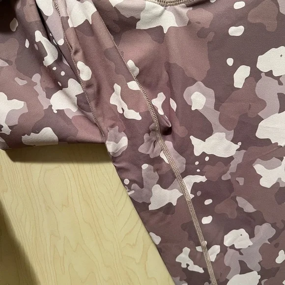 Balance athletica camo leggings - Picture 3 of 4